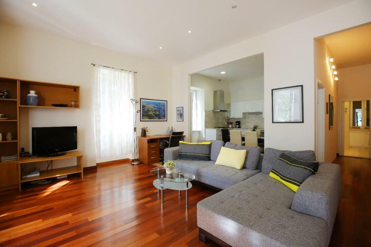 Seafront - Directly At The Apartment