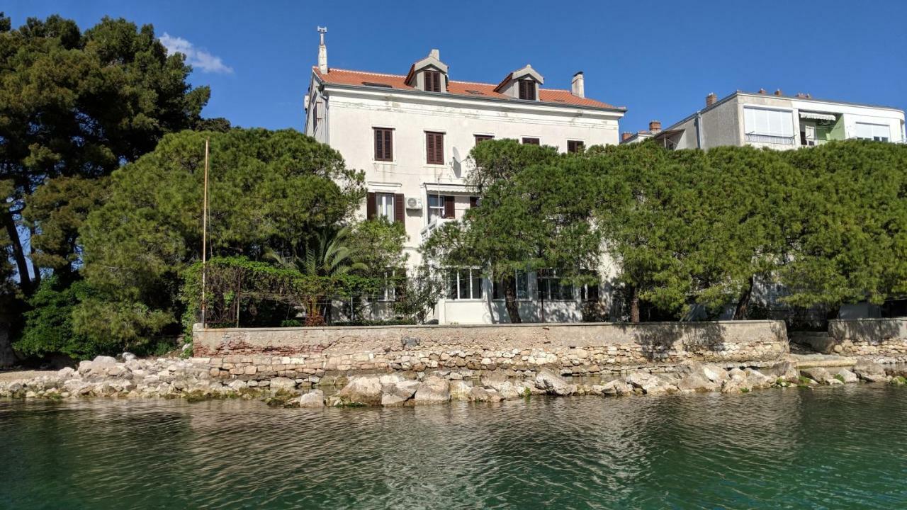 Seafront - Directly At The *